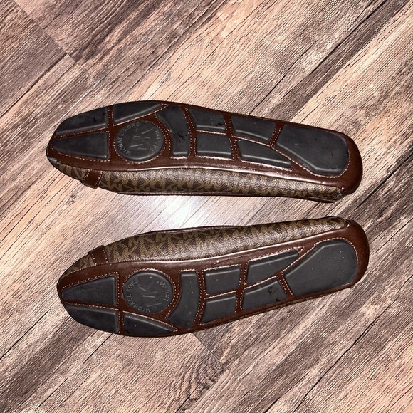 Michael Kors Logo Flats🤎 - Picture 11 of 12